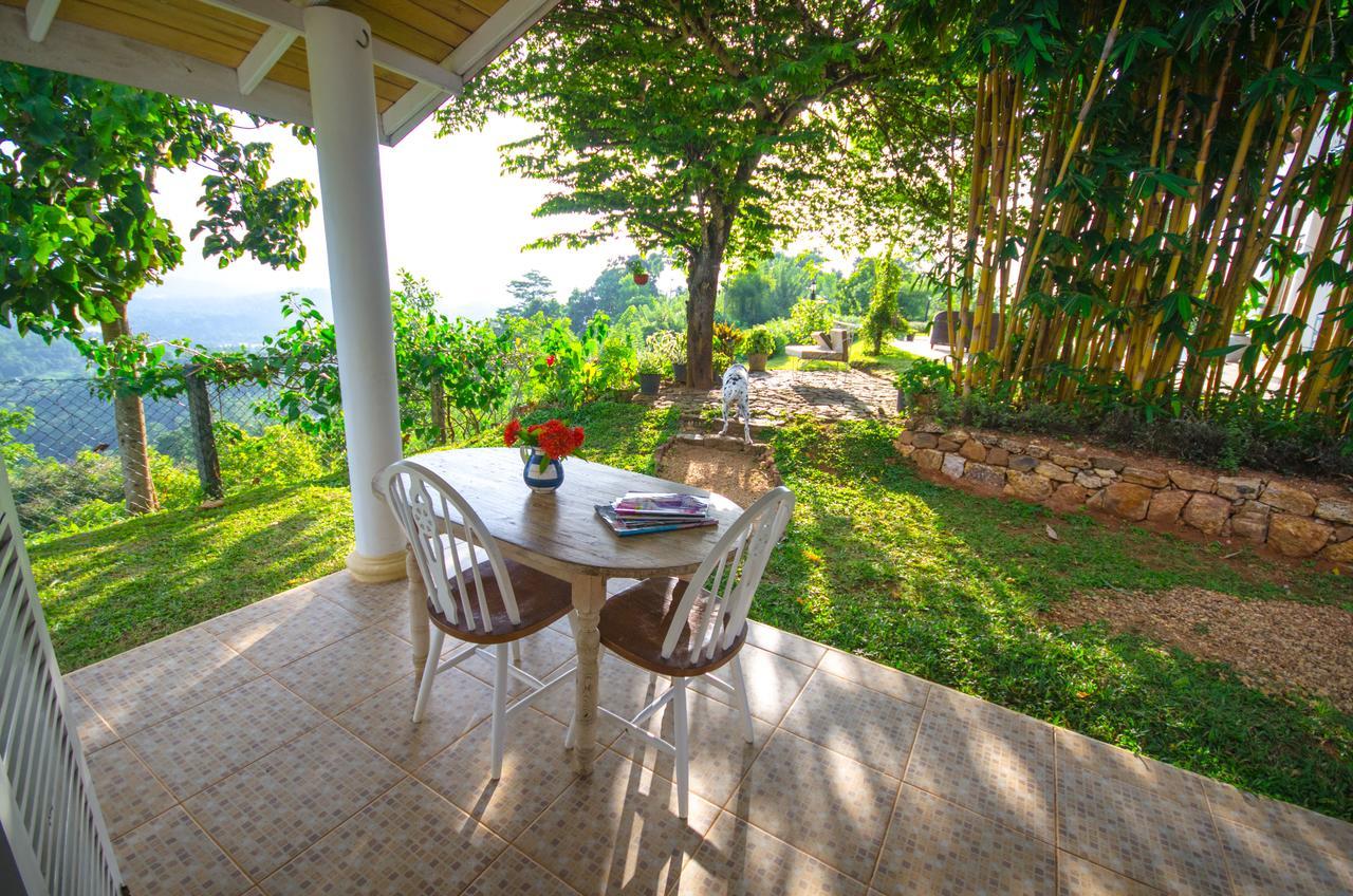 Bed and Breakfast Summit View à Kandy Extérieur photo