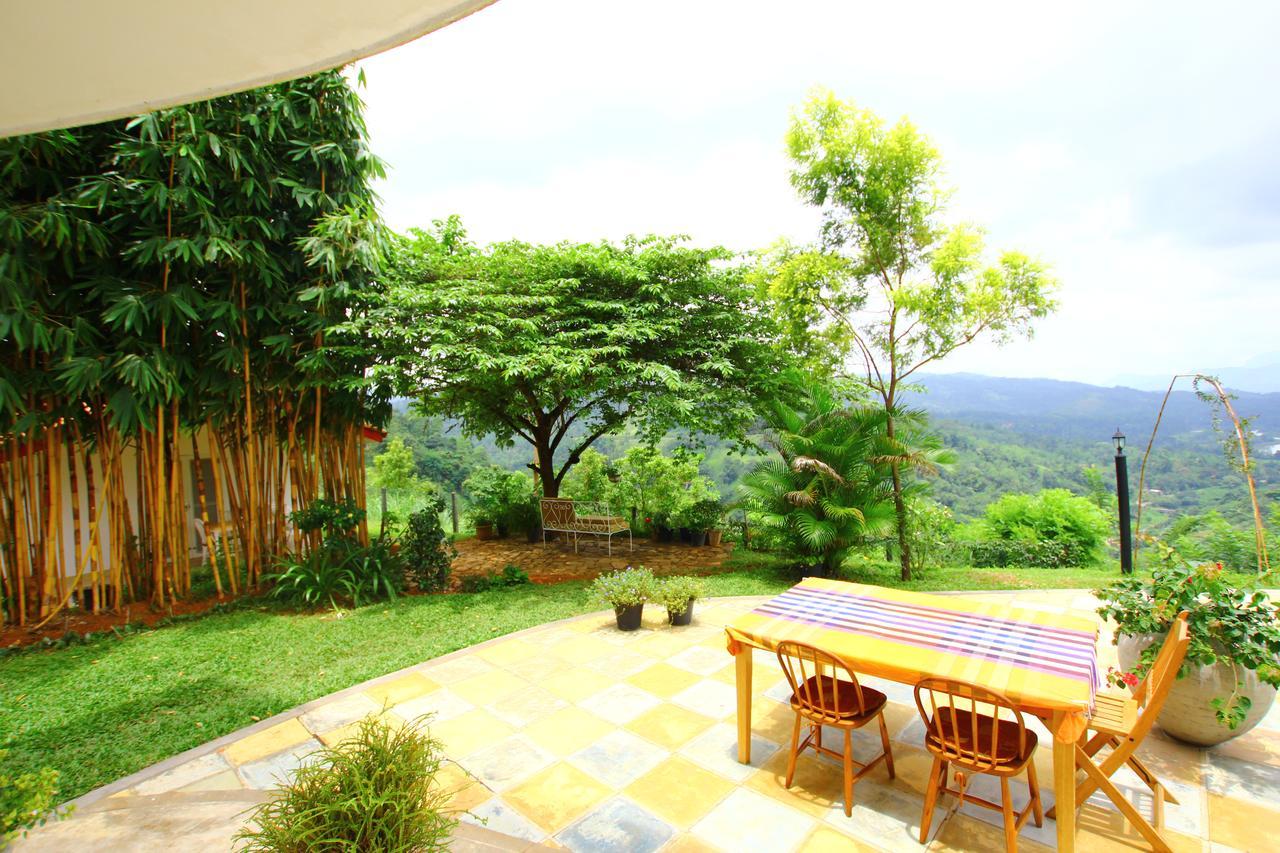 Bed and Breakfast Summit View à Kandy Extérieur photo
